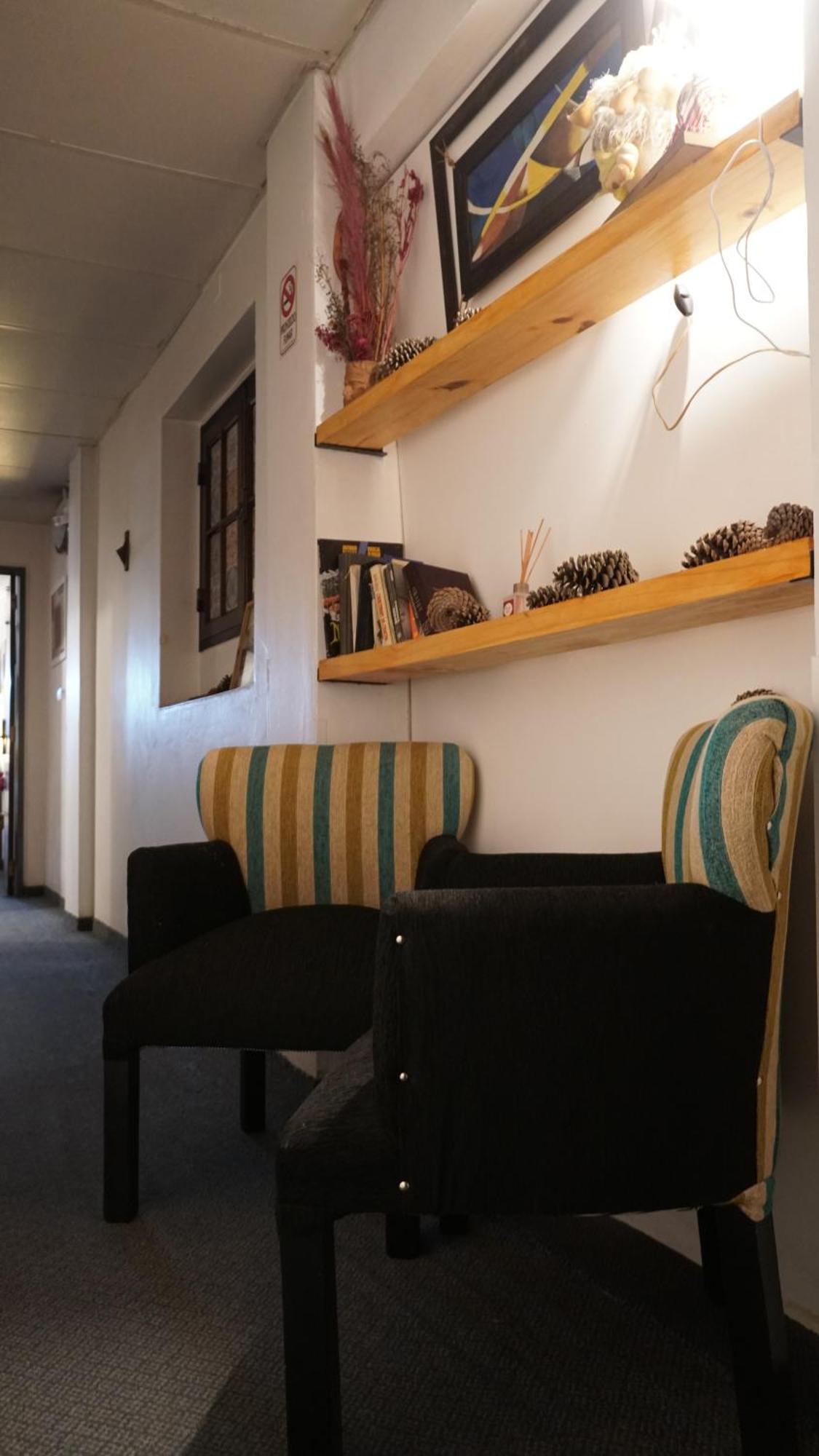 & Mediterranea Hostel *