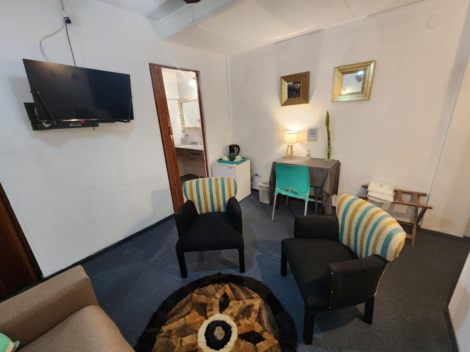Hostel & Mediterranea