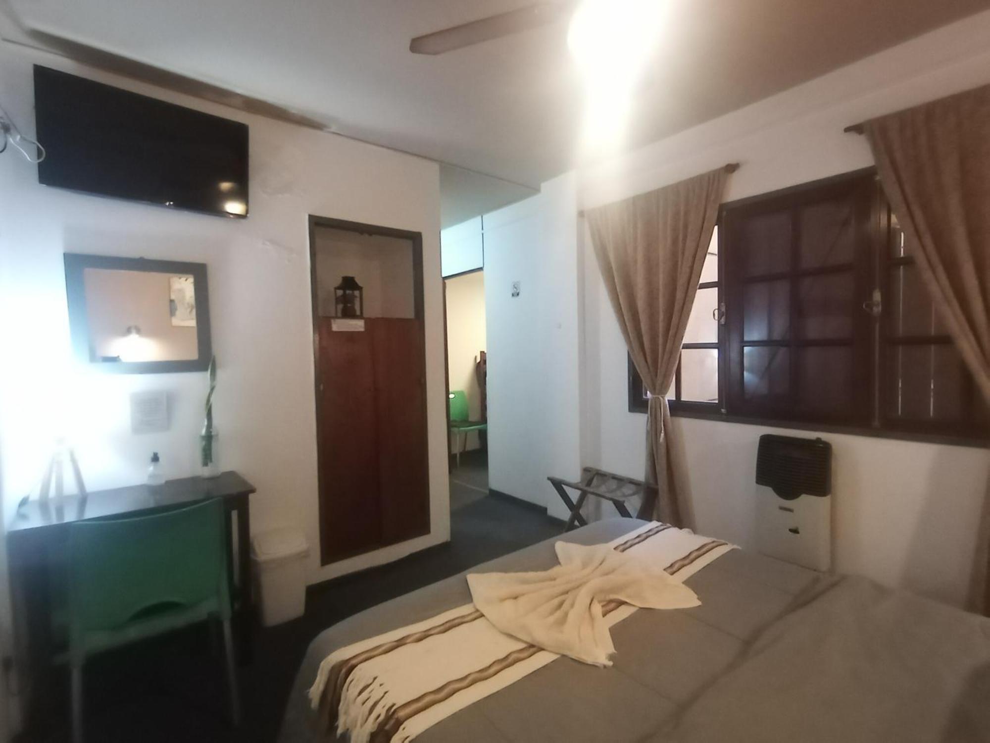 Hostel & Mediterranea *